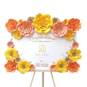 Karangan bunga papan kertas ukuran 120x100 cm dengan desain eksklusif, berbahan paper flower eco-friendly dan penyangga kayu berkualitas.