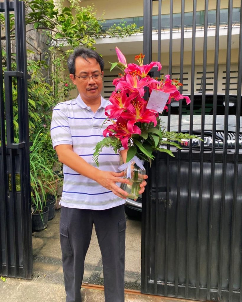 penerima bunga meja raja florist semarang