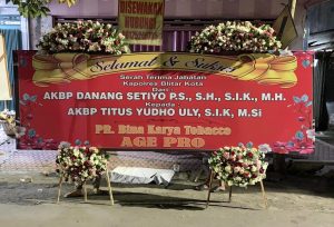 Bunga papan printing Semarang dari Raja Florist – desain digital modern, cepat jadi, dan cocok untuk segala acara.