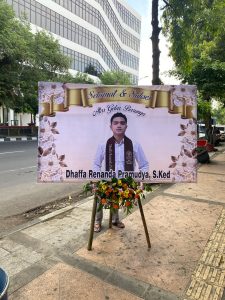 Bunga papan printing full warna dengan hasil cetak berkualitas dari florist Semarang