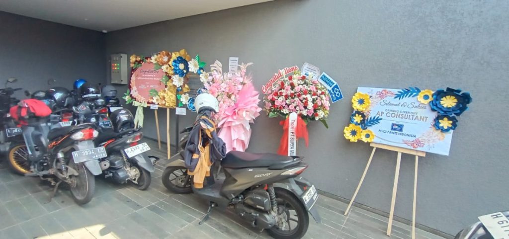 Karangan bunga papan printing ucapan selamat dan duka dari florist profesional Demak