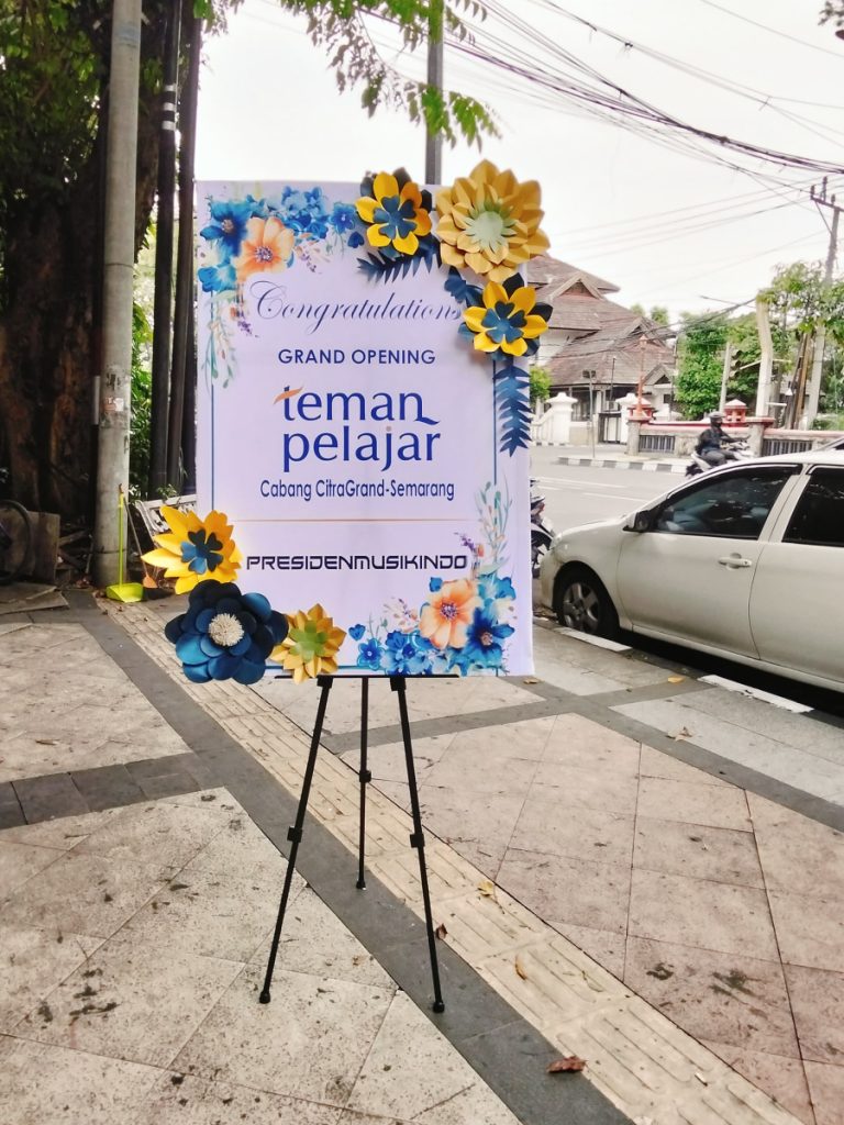 Paper flower handmade pada karangan bunga papan dengan teknik lipat origami – Raja Florist Demak